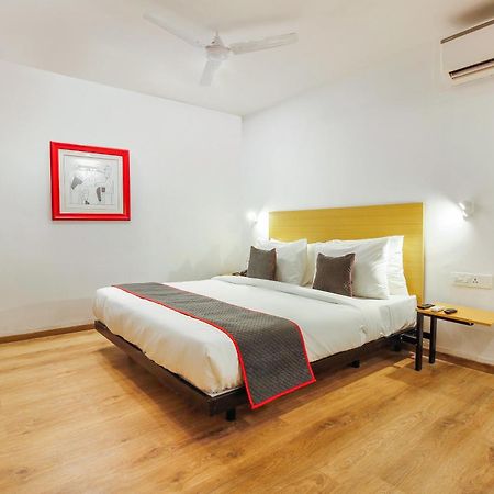 Super Townhouse Rcc Sunrise Hotel Hyderabad Bagian luar foto