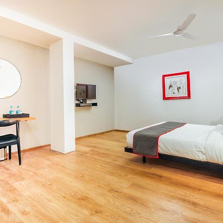 Super Townhouse Rcc Sunrise Hotel Hyderabad Bagian luar foto