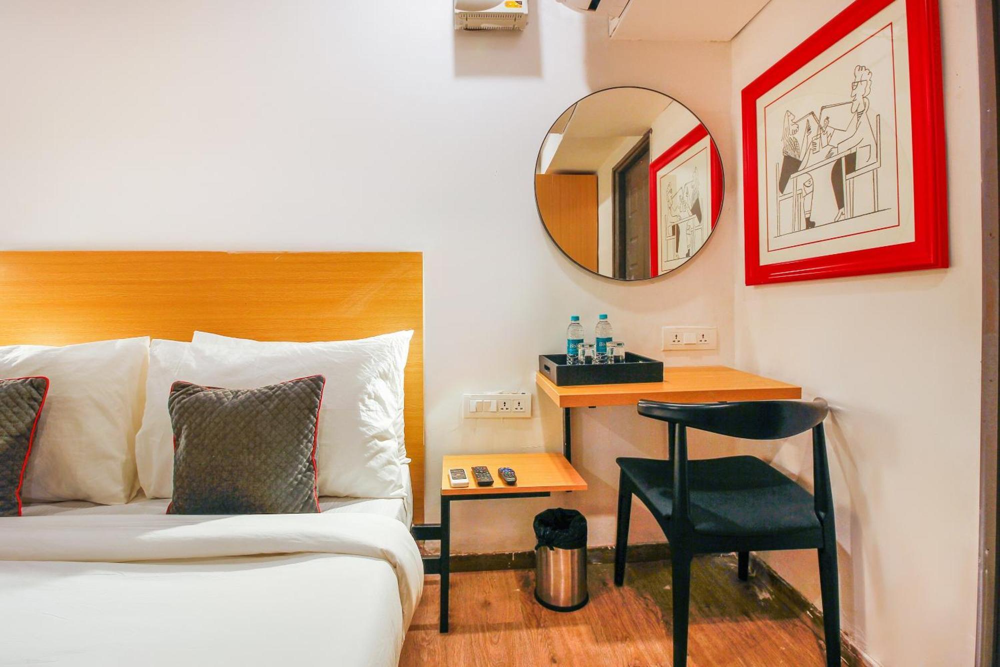 Super Townhouse Rcc Sunrise Hotel Hyderabad Bagian luar foto