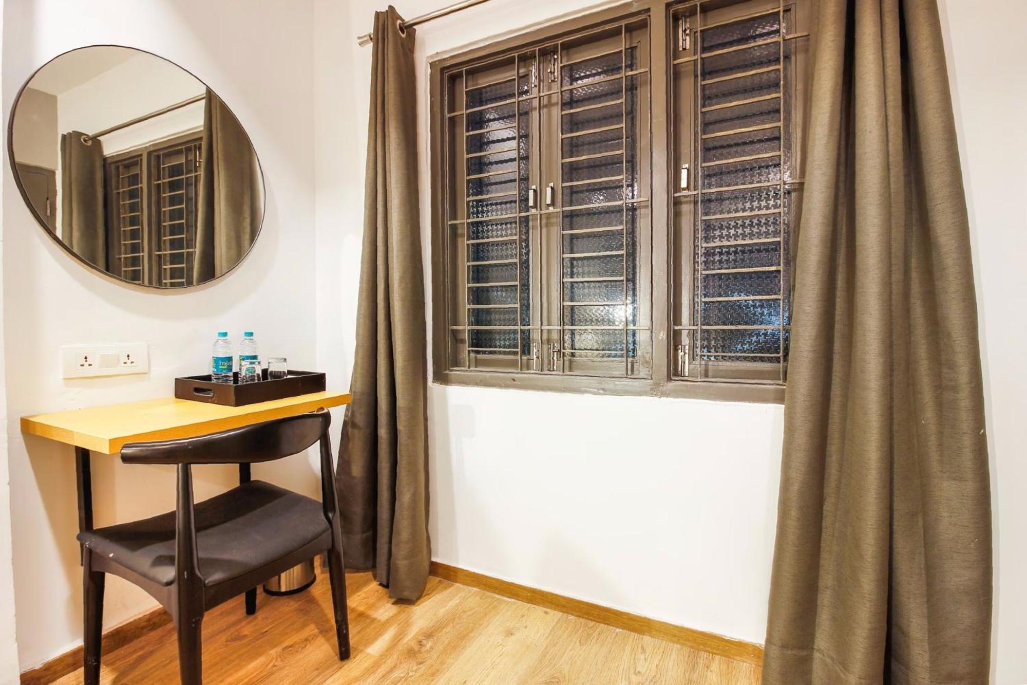 Super Townhouse Rcc Sunrise Hotel Hyderabad Bagian luar foto