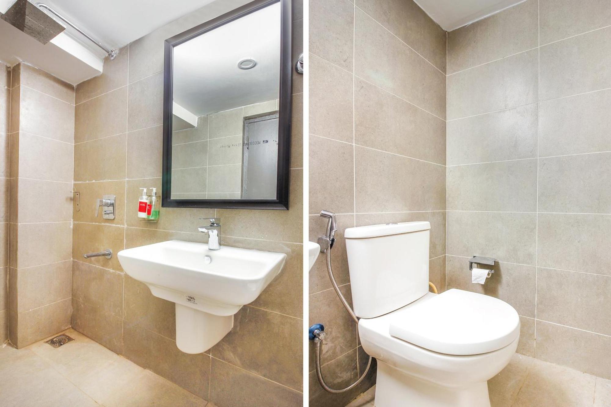 Super Townhouse Rcc Sunrise Hotel Hyderabad Bagian luar foto